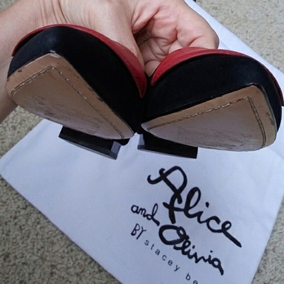 Alice and Olivia Kaylee Kiss Lips Black White Suede Flats Slip On Shoes 6.5 37 - Picture 5 of 6